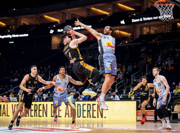 以灵活多变 以灵活多变