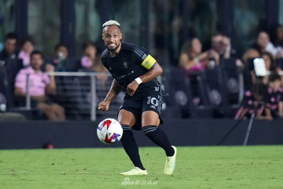 乌克兰队坚 乌克兰队坚